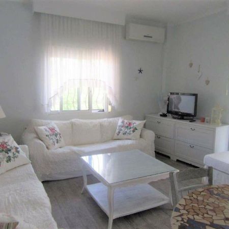 Pefkohori Apart. Near The Beach With Indor Parking And Yard Dış mekan fotoğraf